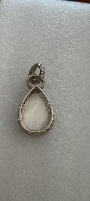 Pendente em prata com pedra madrepérola