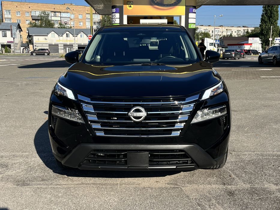 Nissan Rogue SV awd 2025p гарний стан авто