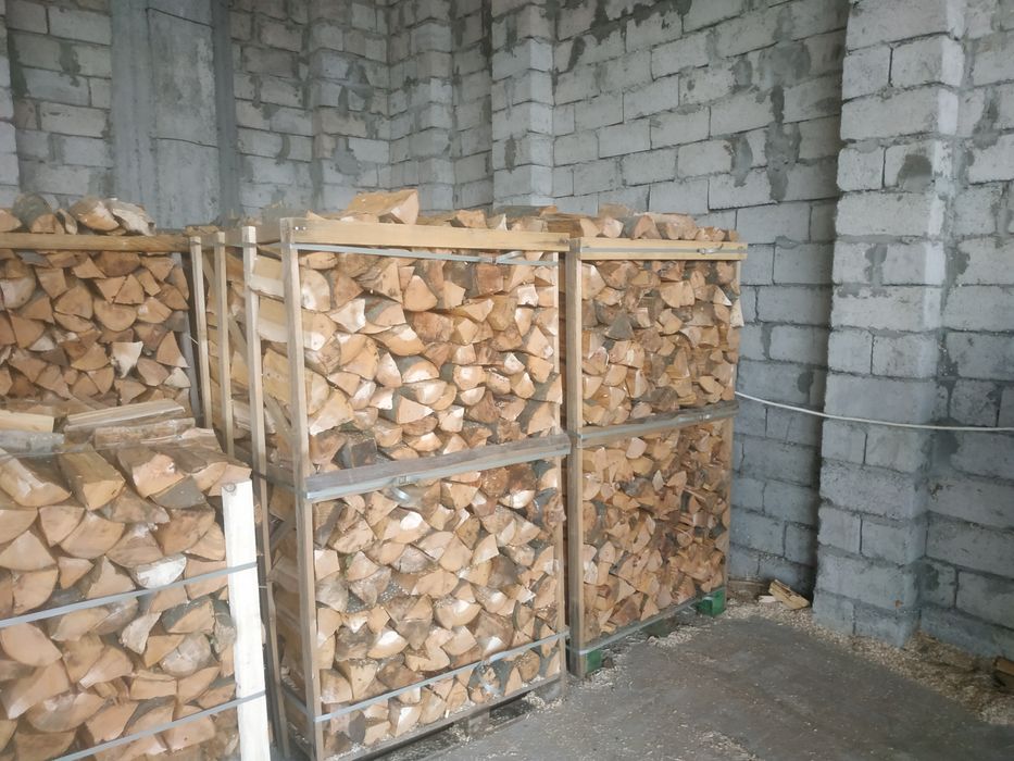 Дрова бук колоті 33см від 3200 до 3700 грн.