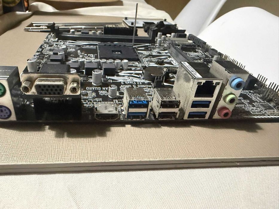 Placa-mãe ASUS PRIME A320M – Socket AM4 – DDR4 – Gaia/Porto