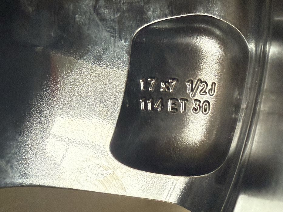 Диски оригінал Toyota Hilux r17/6/139.7 Prado 265/65/17 шини зимові