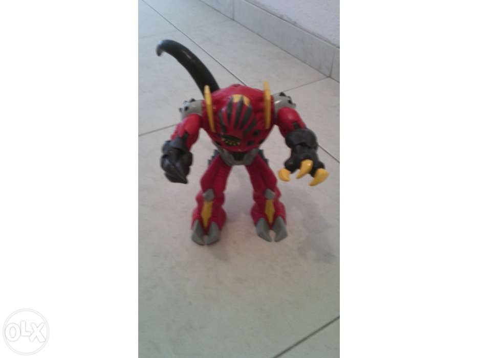 Bonecos dos gormiti que imitem sons