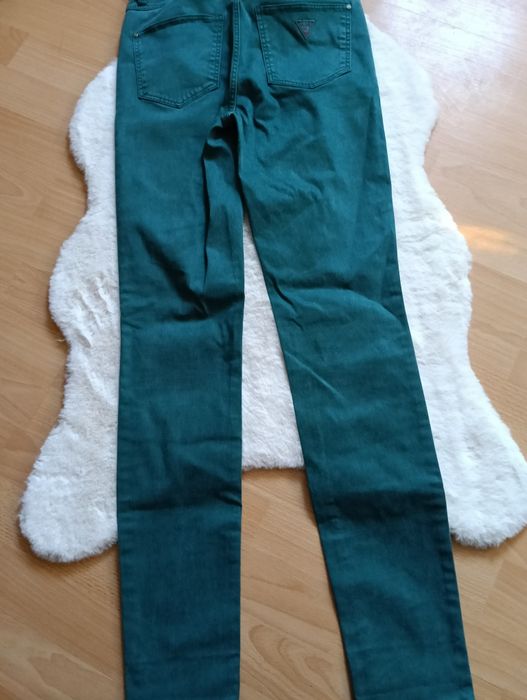 Zielone spodnie Guess