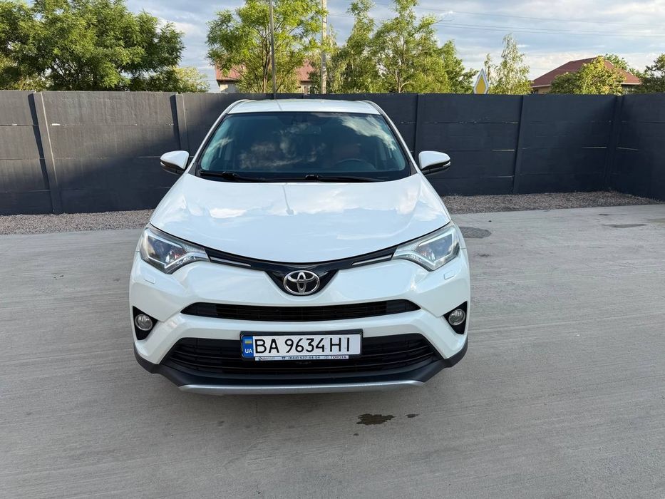Тойота RAV 4 2017