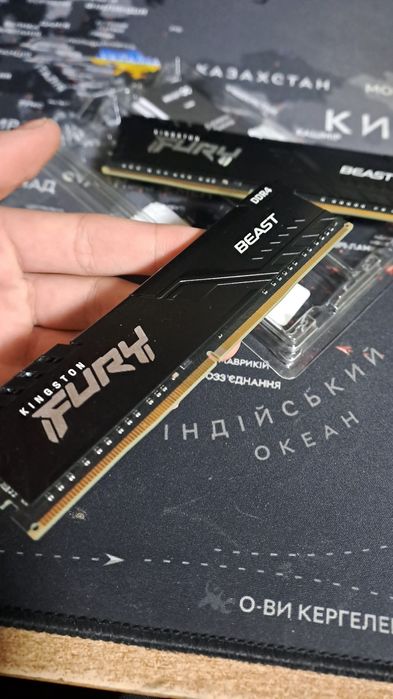 Оперативна пам'ять DDR4 16GB 3200MT KINGSTON  FURY