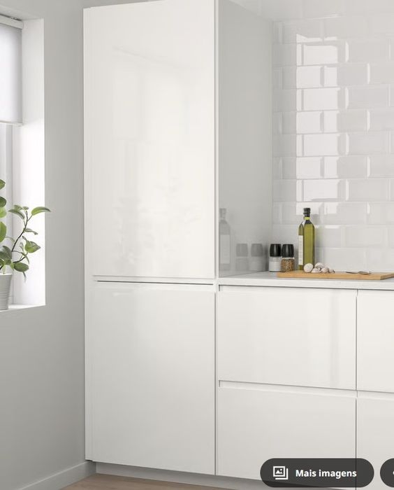 Portas Ikea Voxtorp 40x80cm branca brilho para armários Metod. 
Branco