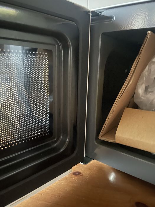 Microondas: Modelo:OZZY II Branco