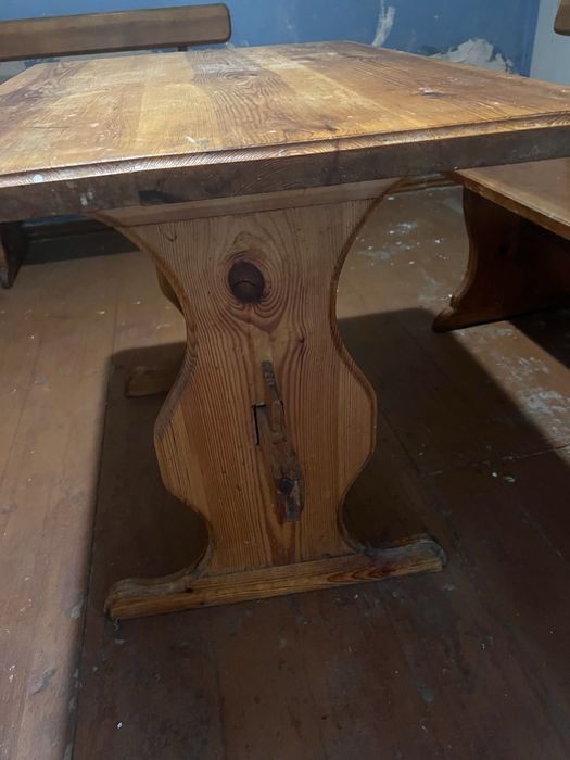 Стіл кухонний та дві лави дерево покрито лаком розмір 100х70