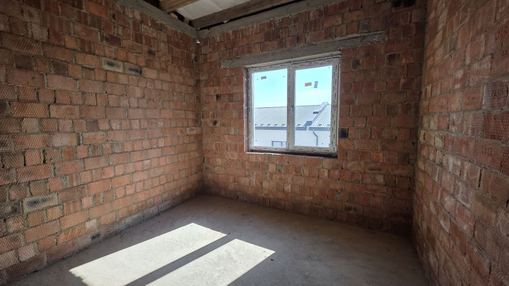 Продається готовий ТАУН ХАУС з міськими комунікаціями вул. Спортивна