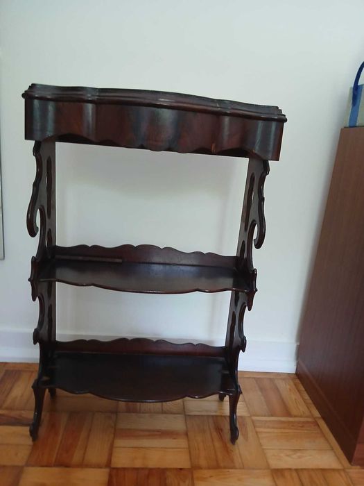 Estante antiga, em mogno com tampo em mármore branco