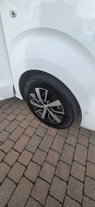 Toyota Proace Verso brutto