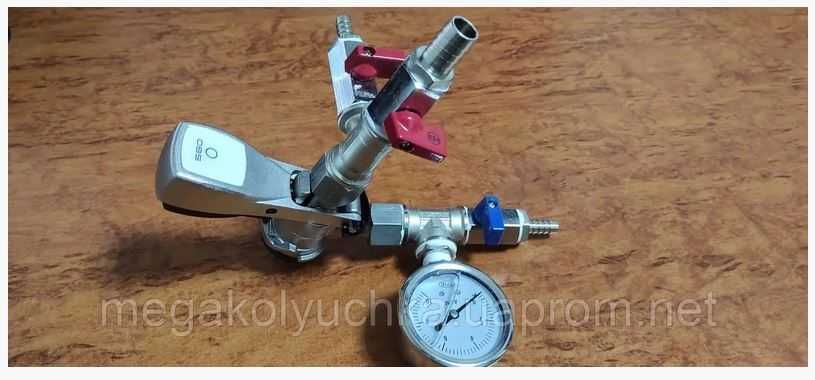 Зазливочная головка для ручного розлива газированных напитков