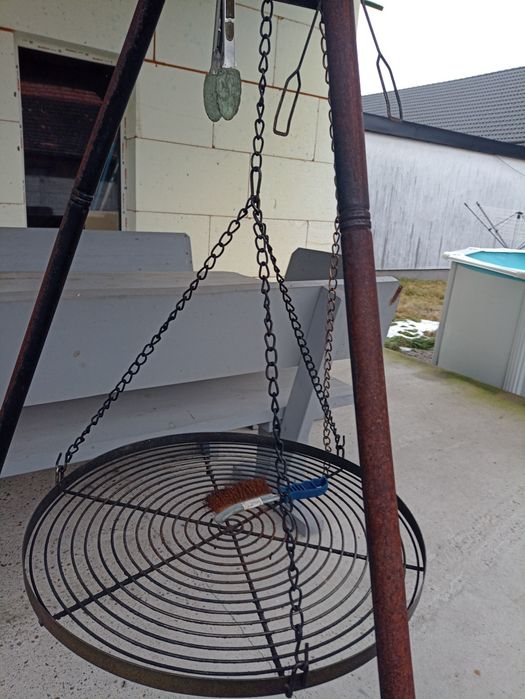 Grill ogrodowy w bardzo dobrym stanie