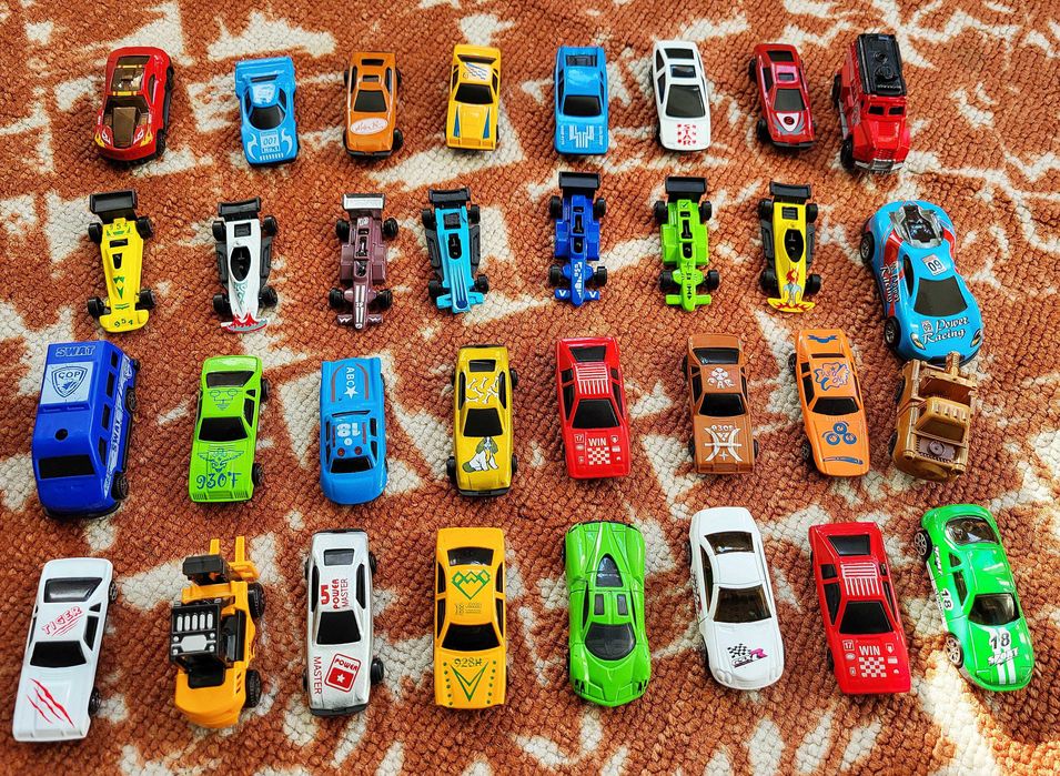 Модельки машинки.  Ціна за 1 шт - 15 грн