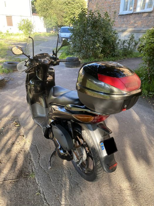 Honda sh 150.