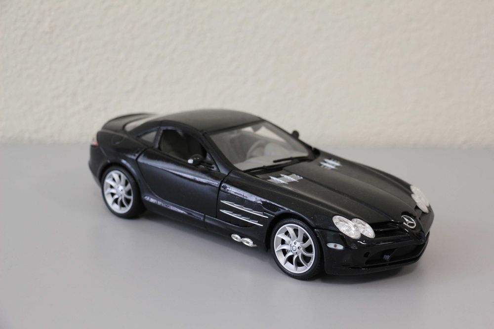 Miniatura Mercedes Benz SLR Mclaren 1/18 Maisto