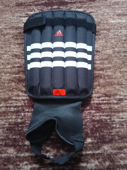 Ochraniacze piłkarskie Adidas rozmiar XL