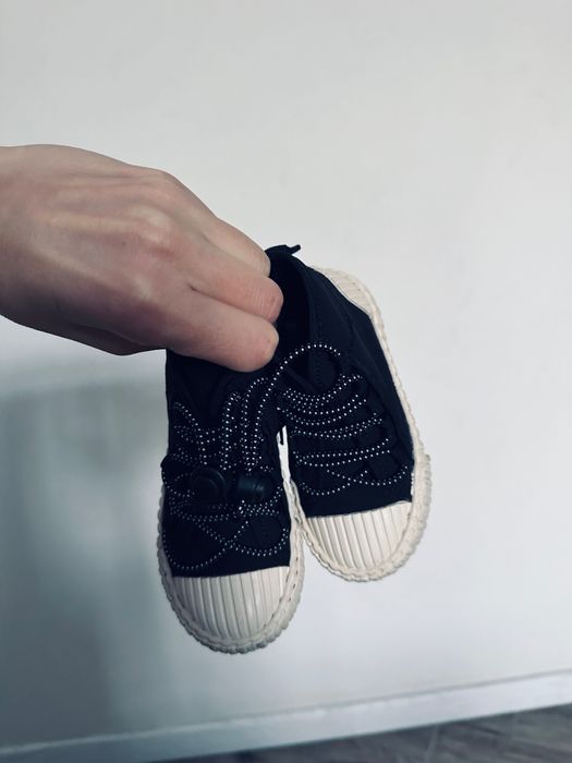 Осіннє взуття zara