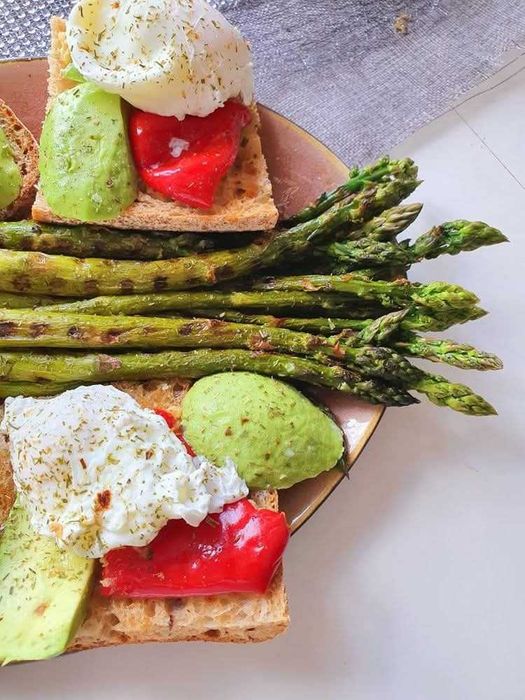 Спаржа свіжа (1 кг-280 грн)