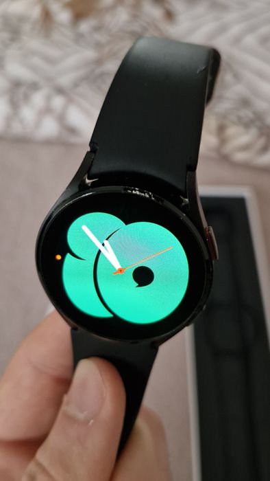 Galaxy Watch 4 40mm com um mini raspão.