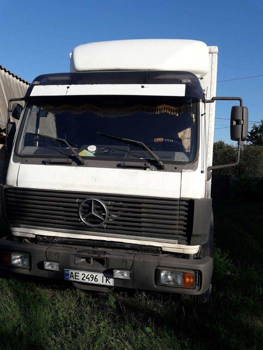 вантажні автомобілі