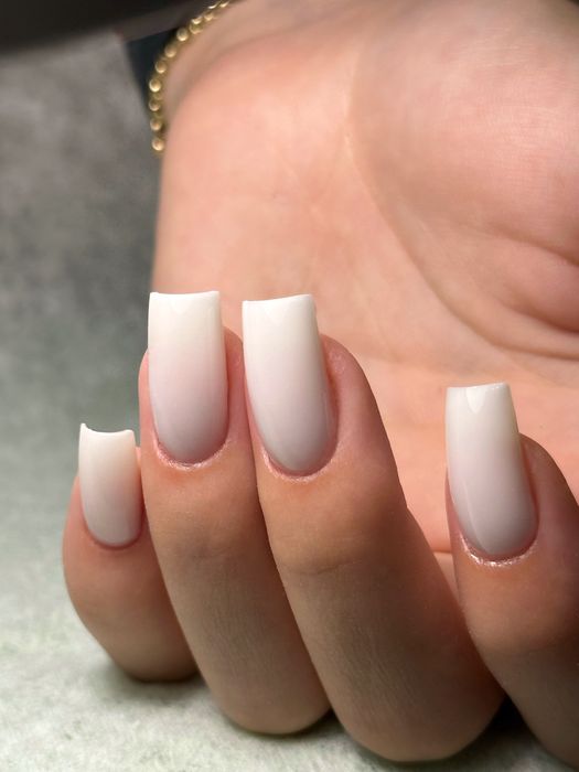 Нігті (нарощування, манікюр та педикюр). Левітана. Світло є!