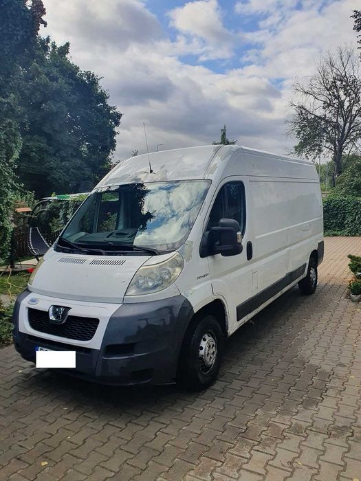 Wynajem busa wypożyczanie aut dostawczych wypożyczalnia busów