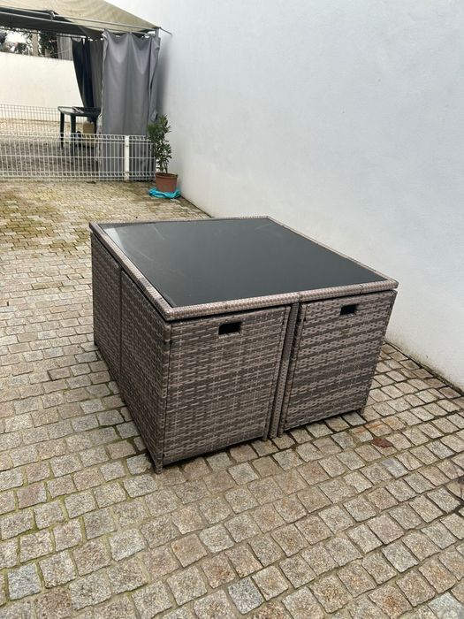 Mesa da Jardim c/ 4 cadeiras e 4 bancos