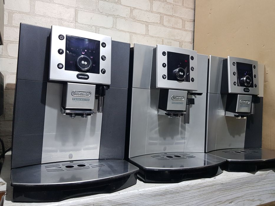 Кавомашина/кофемашина DeLonghi Perfecta Cappuccino б/у з Німеччини