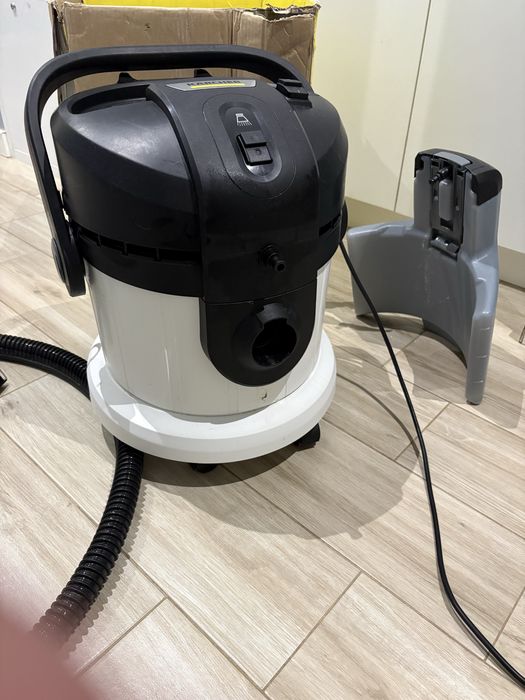 Odkurzacz piaracy Karcher Se4