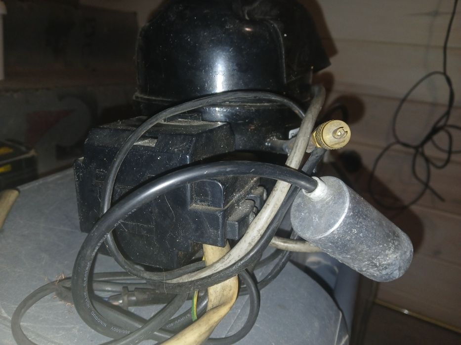 Продам компрессор для холодильника