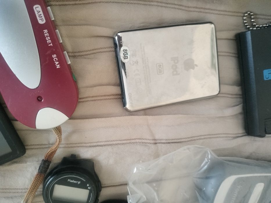 Telefony,laptopy i inne.zestaw sprzętu elektronicznego.
