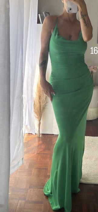 Vestido justo verde