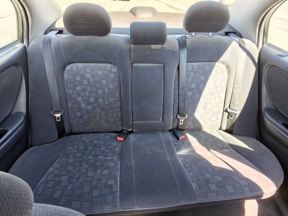 Toyota Avensis 2001