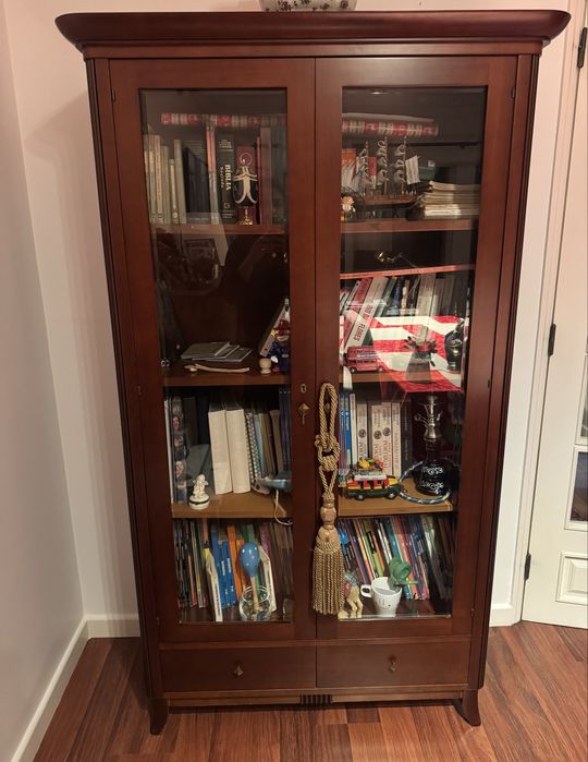 Biblioteca em cerejeira