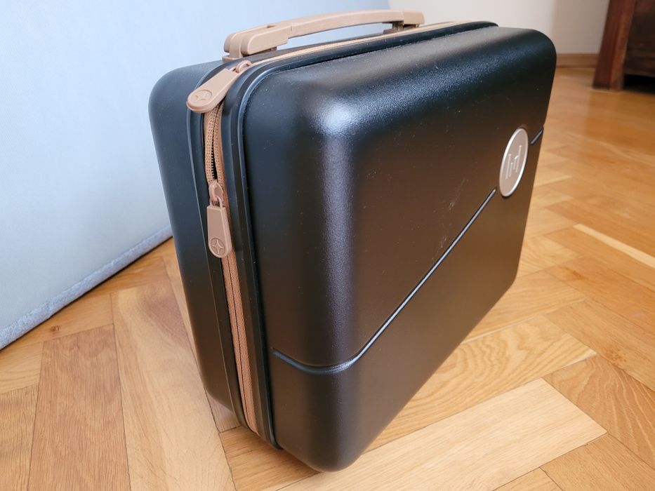 Mała walizeczka/kuferek podróży