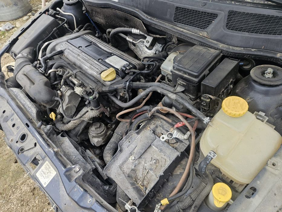 Розбирається Опель Астра Г Ж купе Бертон 2.2 бензин механіка Z22SE