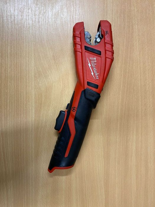 Obcinak do rur MILWAUKEE C12 PC Milwaukee