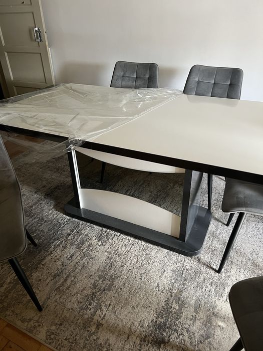 Conjunto Mesa e Cadeiras