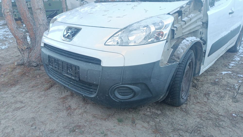 Бампер Пежо Партнер продам