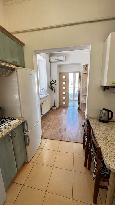 Здам 2 х кімнатну квартиру з АО по вул Бердичівській і кондиціонером