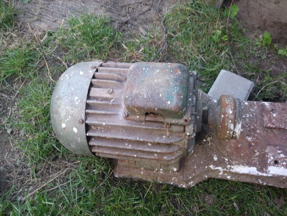 Silnik hydroforowy - 3 fazowy 
3 fazowy
Sprawny
150 zl