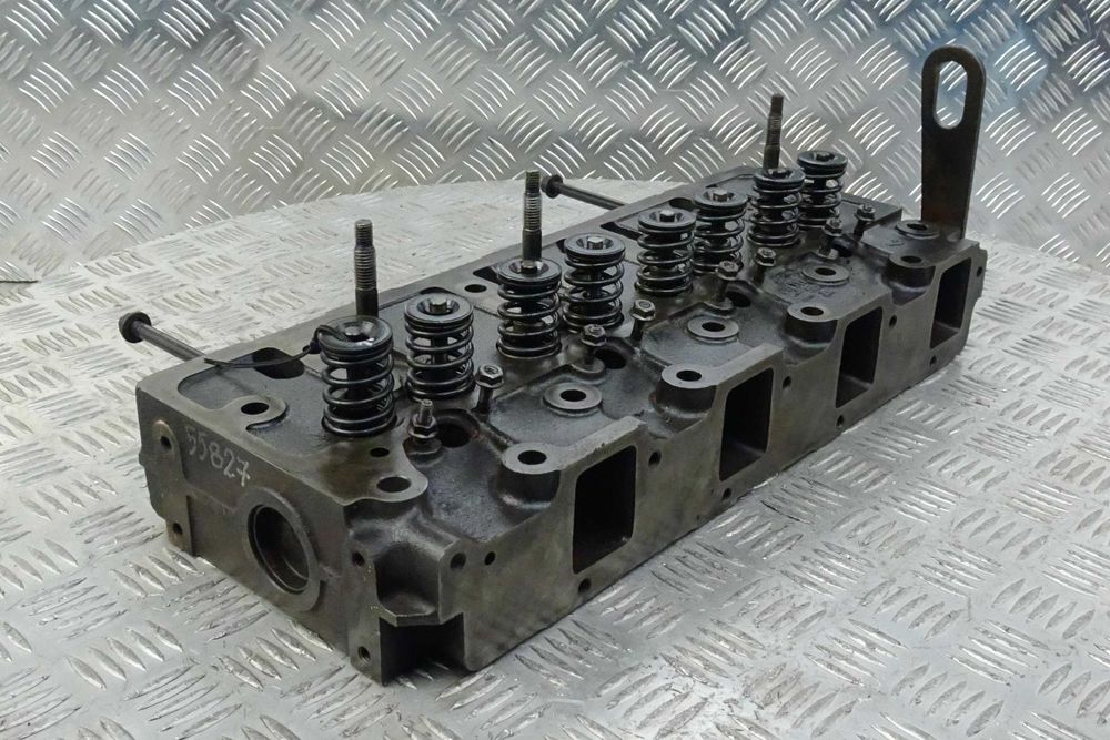 Głowica do silnika Yanmar 4TNE98. Cylinder head Yanmar