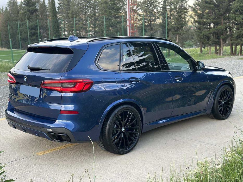 Bmw X5 50i 2019.