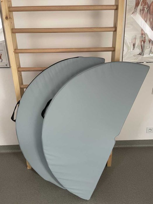 Okrągły materac z wycięciem do Pole Dance