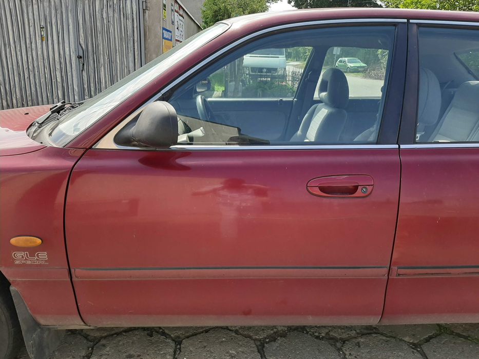 Mazda 626 GE Cronos 2.0i 1995r.Drzwi przednie