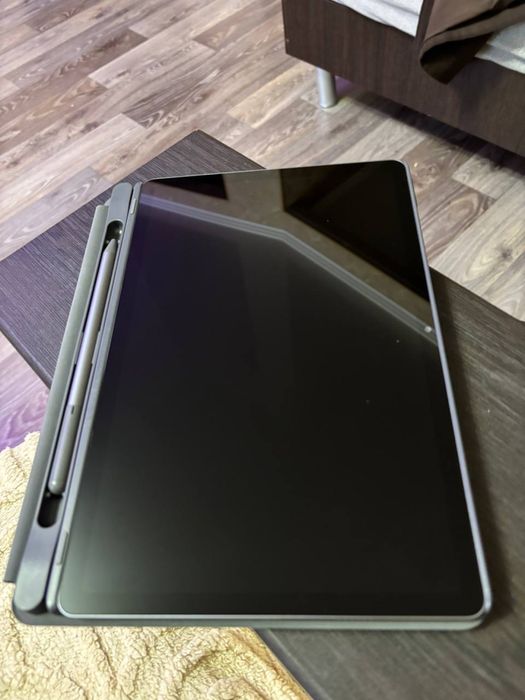 Планшет Lenovo.