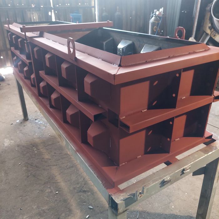 Форма блока лего  размер 2400×600×600   металоконструкц ії