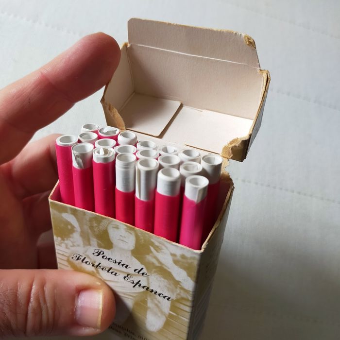 Maços de cigarros poéticos