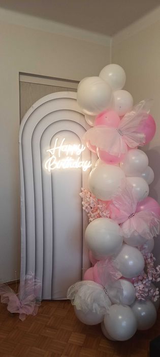 Wynajem krzeseł, stołów, obrusów i zastawy stołowej, ścianki balonowe